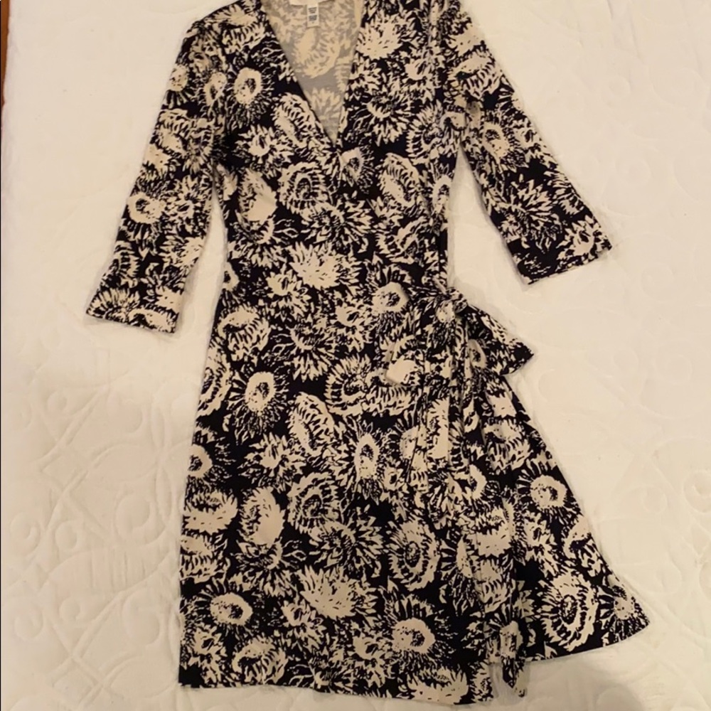 Diane Von Furstenberg Black and Cream Floral Wrap Dress
